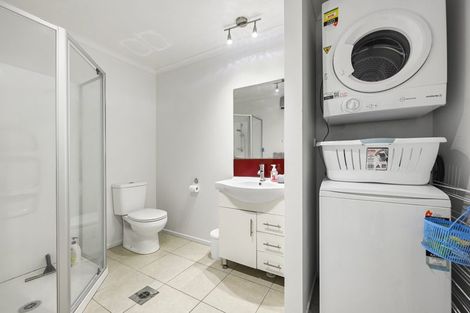 Photo of property in 5/240 Old Farm Road, Hillcrest, Hamilton, 3216