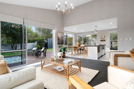 Photo of property in 16 Eagle Street, Welcome Bay, Tauranga, 3112