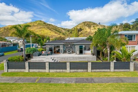 Photo of property in 1437 Clevedon Kawakawa Road, Kawakawa Bay, Papakura, 2585