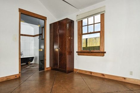 Photo of property in 43 Woodglen Road, Glen Eden, Auckland, 0602