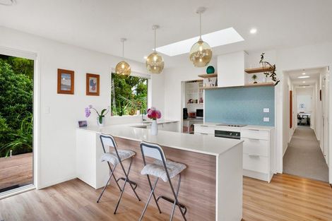 Photo of property in 16 Atutahi Street, Hurdon, New Plymouth, 4310