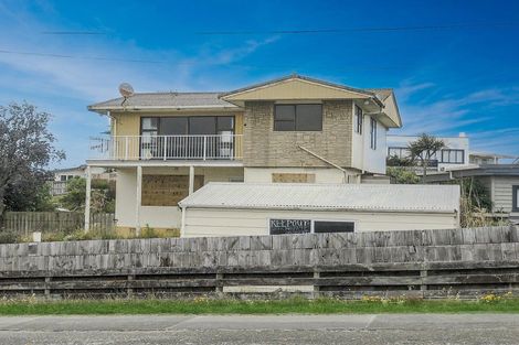 Photo of property in 2 Ocean Beach Street, Foxton Beach, Foxton, 4815