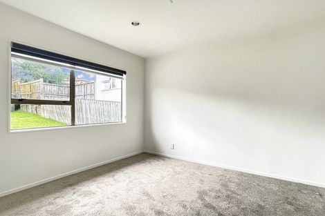 Photo of property in 38 Fitzherbert Avenue, West Harbour, Auckland, 0618