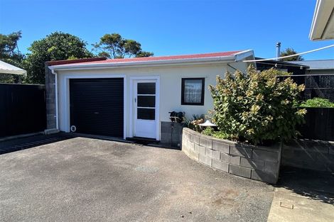 Photo of property in 6 Hussey Street, Oakura, 4314