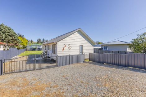 Photo of property in 28 Watts Street, Waipawa, 4210