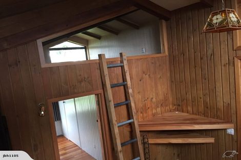 Photo of property in 205 Seaview Road, Whangamata, 3620