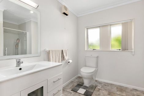 Photo of property in 66 Omokoroa Road, Omokoroa, 3114