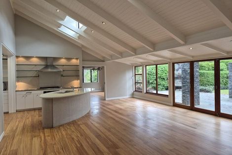 Photo of property in 1 The Knoll, Greenhithe, Auckland, 0632