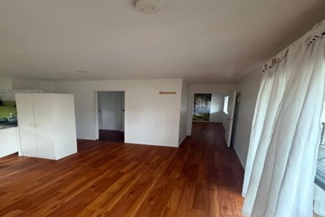 Photo of property in 44 Maui Pomare Street, Blockhouse Bay, Auckland, 0600