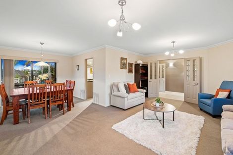 Photo of property in 45 Sapperton Drive, Henderson, Auckland, 0612