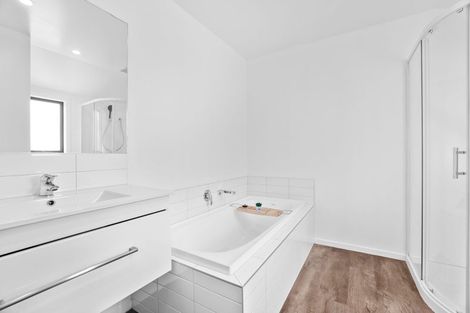 Photo of property in 2/4 Nova Place, Christchurch Central, Christchurch, 8011