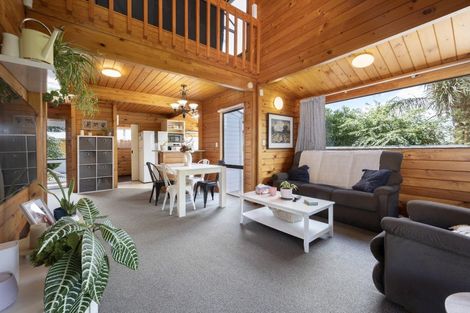 Photo of property in 62 Rhinevale Close, Henderson, Auckland, 0612