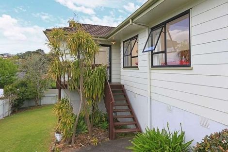 Photo of property in 4 Landsdale Place, Massey, Auckland, 0614
