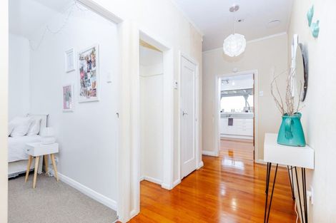 Photo of property in 90 Forest Lake Road, Forest Lake, Hamilton, 3200