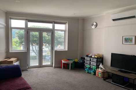Photo of property in Fountain Court, 1/48c Oriental Parade, Oriental Bay, Wellington, 6011