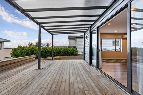 Photo of property in 11 Matisse Drive, West Harbour, Auckland, 0618