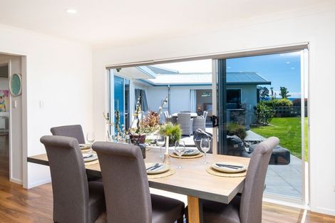 Photo of property in 60 Le Quesne Road, Bay View, Napier, 4104