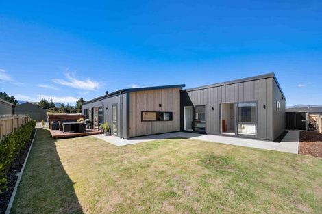 Photo of property in 6 Moonstone Street, Albert Town, 9305