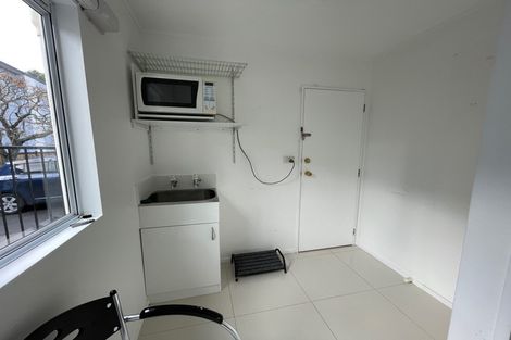 Photo of property in 14a Griffen Park Road, Mount Roskill, Auckland, 1041