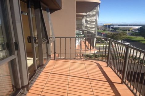 Photo of property in The Rennaissance, 2d/18 Ronwood Avenue, Manukau, Auckland, 2104