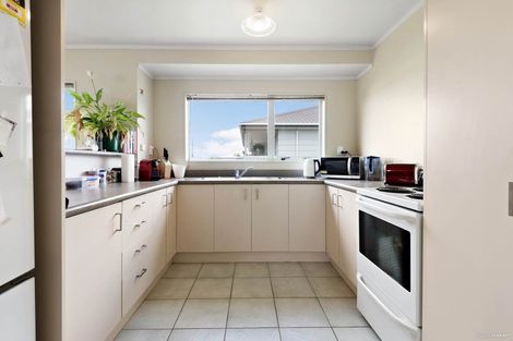 Photo of property in 2/36 Elizabeth Drive, West Harbour, Auckland, 0618