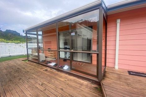 Photo of property in 207a Whites Line East, Waiwhetu, Lower Hutt, 5010