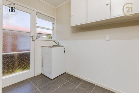 Photo of property in 6 Braeburn Place, Takanini, 2112