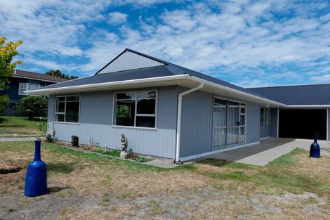 Photo of property in 50 Queens Road, Glen Avon, New Plymouth, 4312