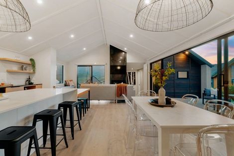 Photo of property in 19 Falconer Rise, Jacks Point, Queenstown, 9371