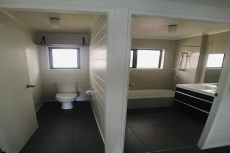 Photo of property in 1/36 Lewis Road, Pakuranga, Auckland, 2010