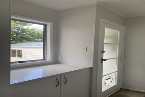 Photo of property in 50 Redlands Grove, Swanson, Auckland, 0612