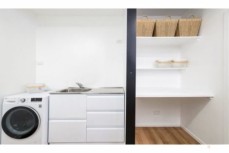 Photo of property in 58 Timaru Road, Waimate, 7924