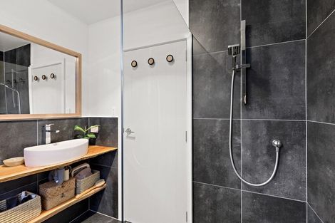 Photo of property in 2/24 Woodside Road, Massey, Auckland, 0614