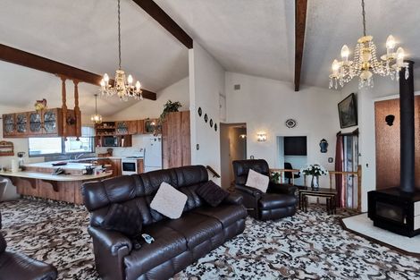 Photo of property in 15 Bickerstaffe Road, Maungaturoto, 0520