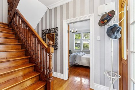 Photo of property in 33 Grant Road, Thorndon, Wellington, 6011