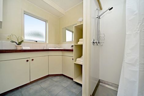 Photo of property in 5 Leatham Crescent, Opaheke, Papakura, 2113