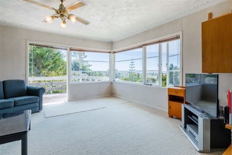 Photo of property in 205 Titirangi Road, Titirangi, Auckland, 0604