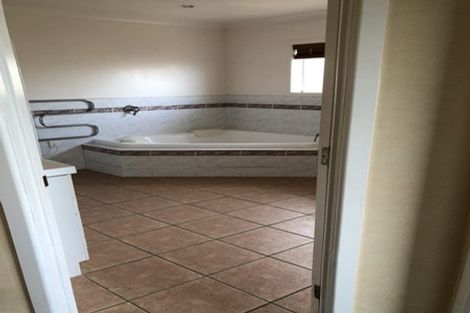 Photo of property in 27a St Annes Crescent, Wattle Downs, Auckland, 2103