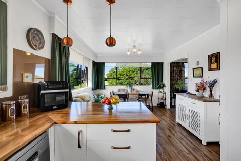 Photo of property in 4 Bronte Place, Whalers Gate, New Plymouth, 4310