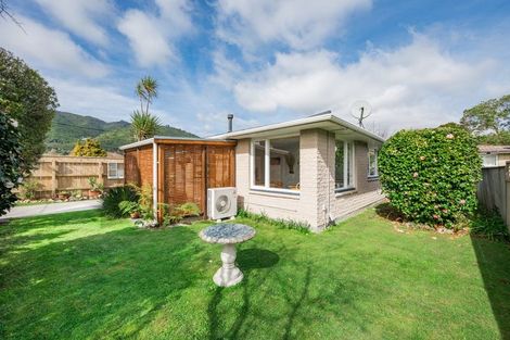 Photo of property in 18a Ngaio Road, Waikanae, 5036