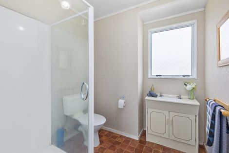 Photo of property in 16 Wagon Road, Stokes Valley, Lower Hutt, 5019