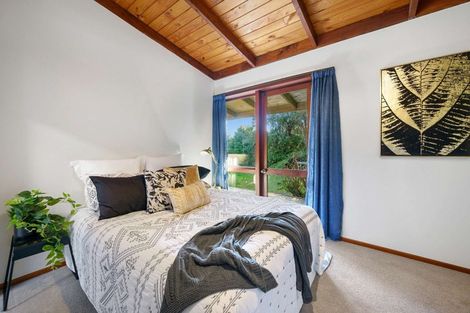 Photo of property in 7 Hillcroft Road, Horokiwi, Wellington, 5016