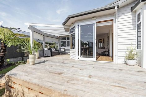 Photo of property in 11 George Street, Lower Vogeltown, New Plymouth, 4310