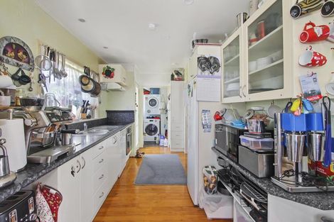 Photo of property in 10 Valencia Place, Manurewa, Auckland, 2102