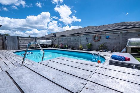 Photo of property in 2 Skippers Close, Haruru, 0204