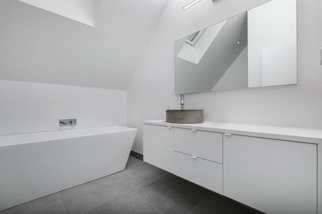 Photo of property in 39 Kent Terrace, Riverhead, 0820