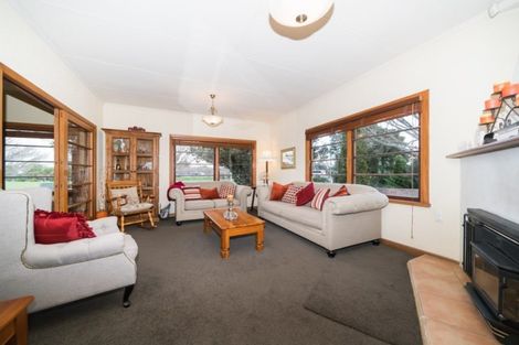 Photo of property in 10 Awatea Terrace, Hokowhitu, Palmerston North, 4410