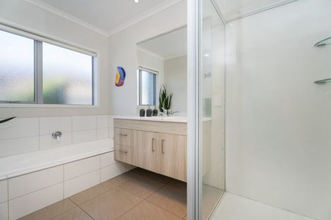 Photo of property in 8 Acacia Court, Whitianga, 3510