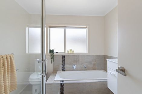 Photo of property in 13 Charlotte Crescent, Dinsdale, Hamilton, 3204