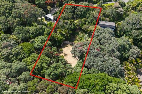 Photo of property in 48 Beach Valley Road, Piha, 0772